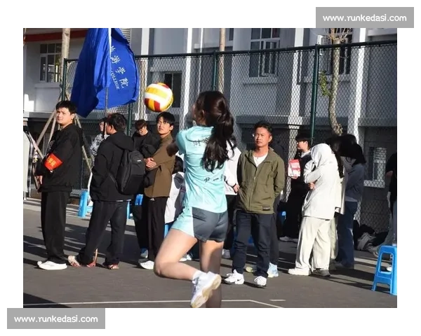 激烈对决与团队协作并存我观看排球比赛的难忘经历